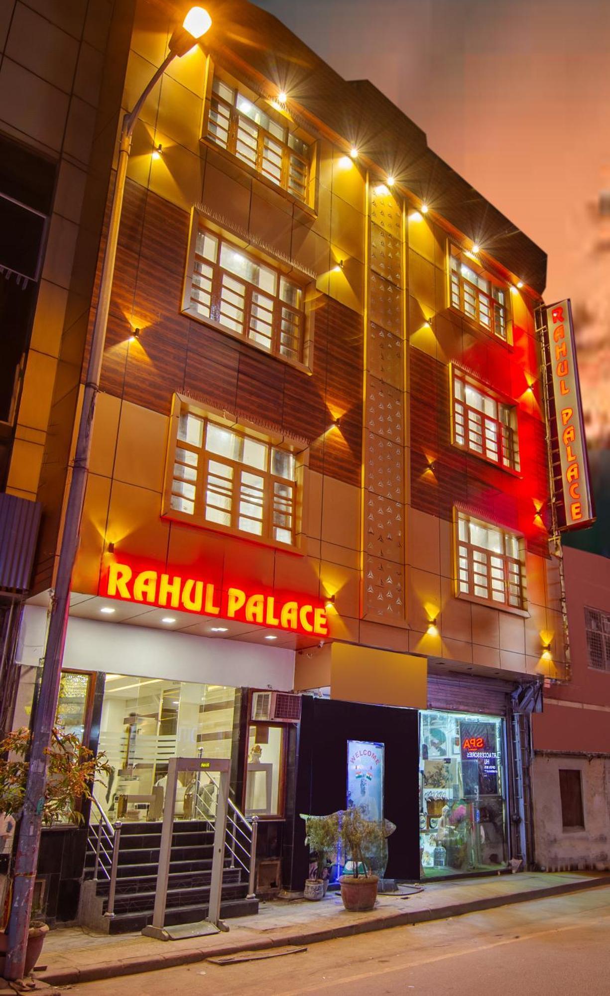 Rahul Palace By Golden Tree Near Metro Station And Ajmal Khan Market Yeni Delhi Dış mekan fotoğraf