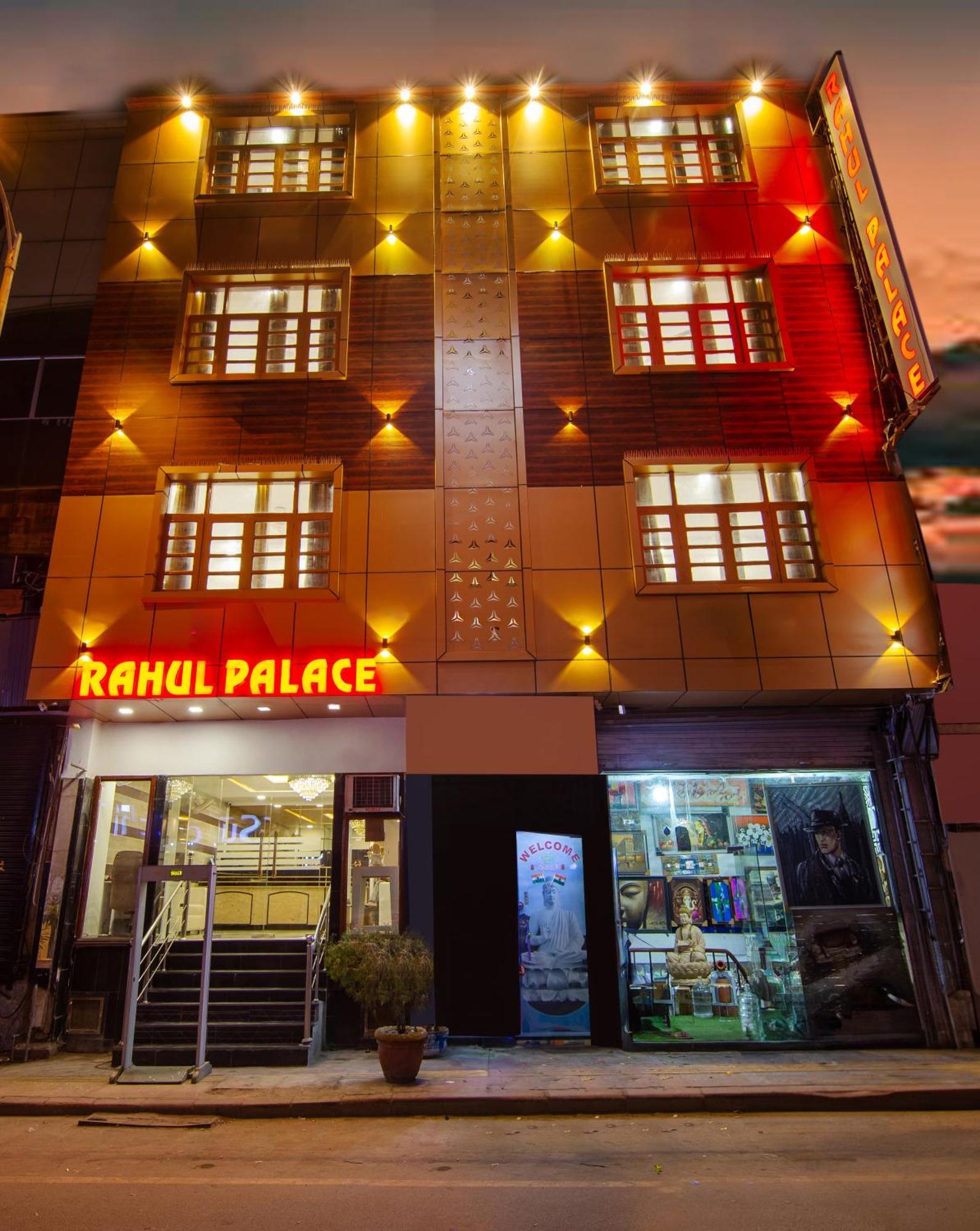 Rahul Palace By Golden Tree Near Metro Station And Ajmal Khan Market Yeni Delhi Dış mekan fotoğraf