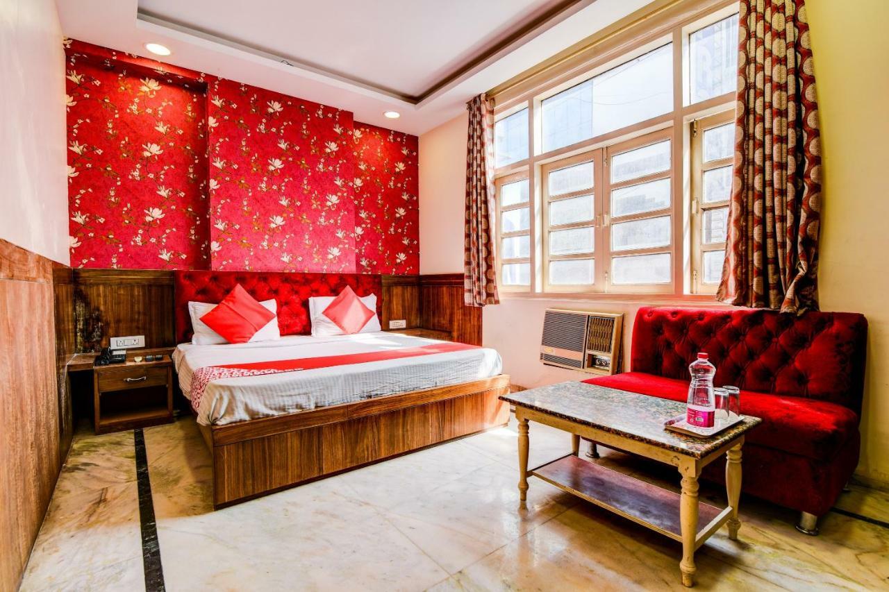 Rahul Palace By Golden Tree Near Metro Station And Ajmal Khan Market Yeni Delhi Dış mekan fotoğraf